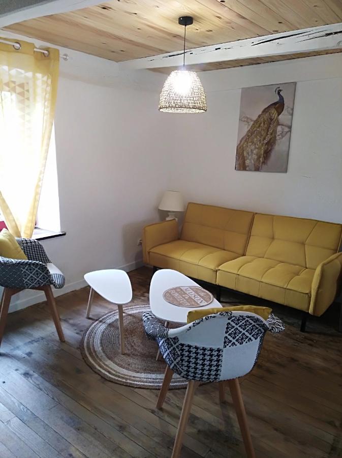 Appartement Cozy Dans Maison Privee Tauves Exterior foto