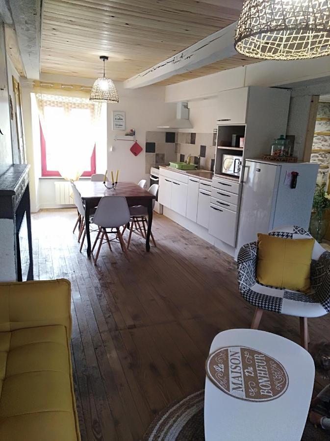 Appartement Cozy Dans Maison Privee Tauves Exterior foto