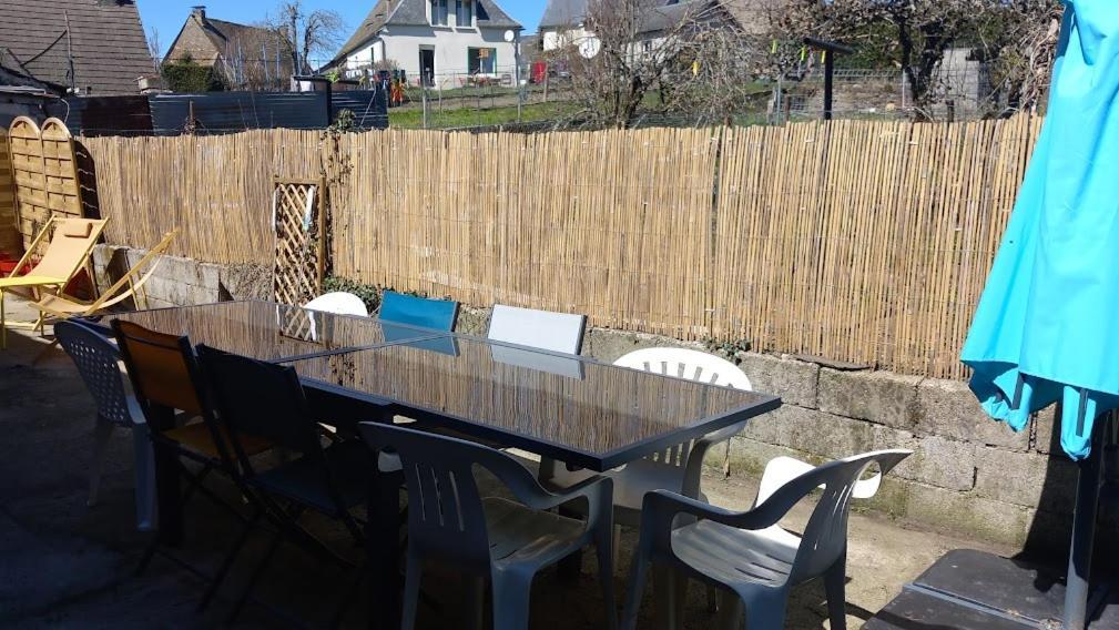 Appartement Cozy Dans Maison Privee Tauves Exterior foto